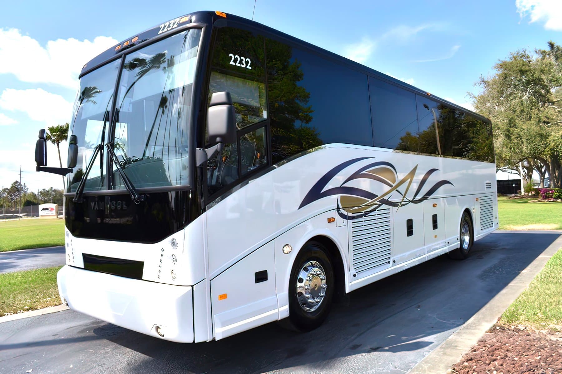 38 Passenger Executive Bus - Motor Coach for charter