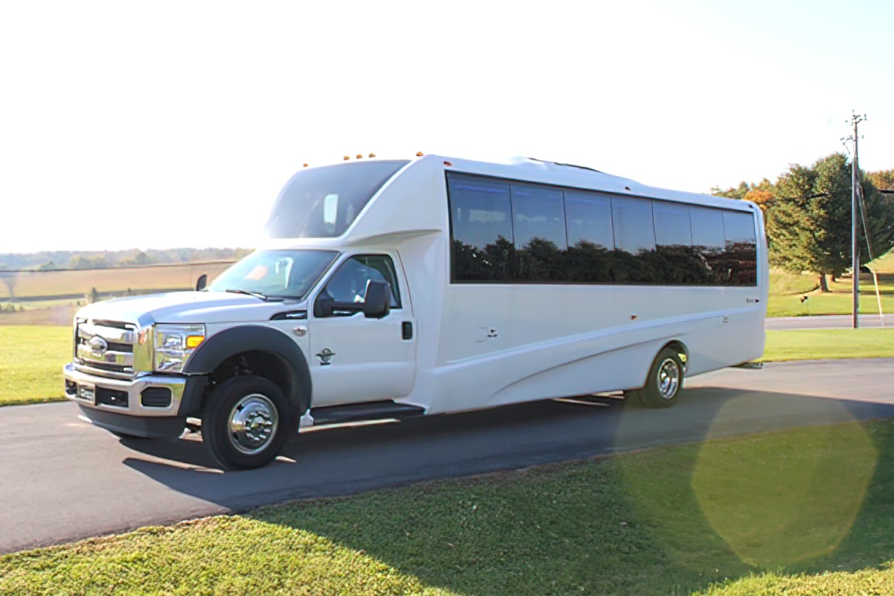 31 PASSENGER EXECUTIVE MINI COACH - Motor Coach for charter