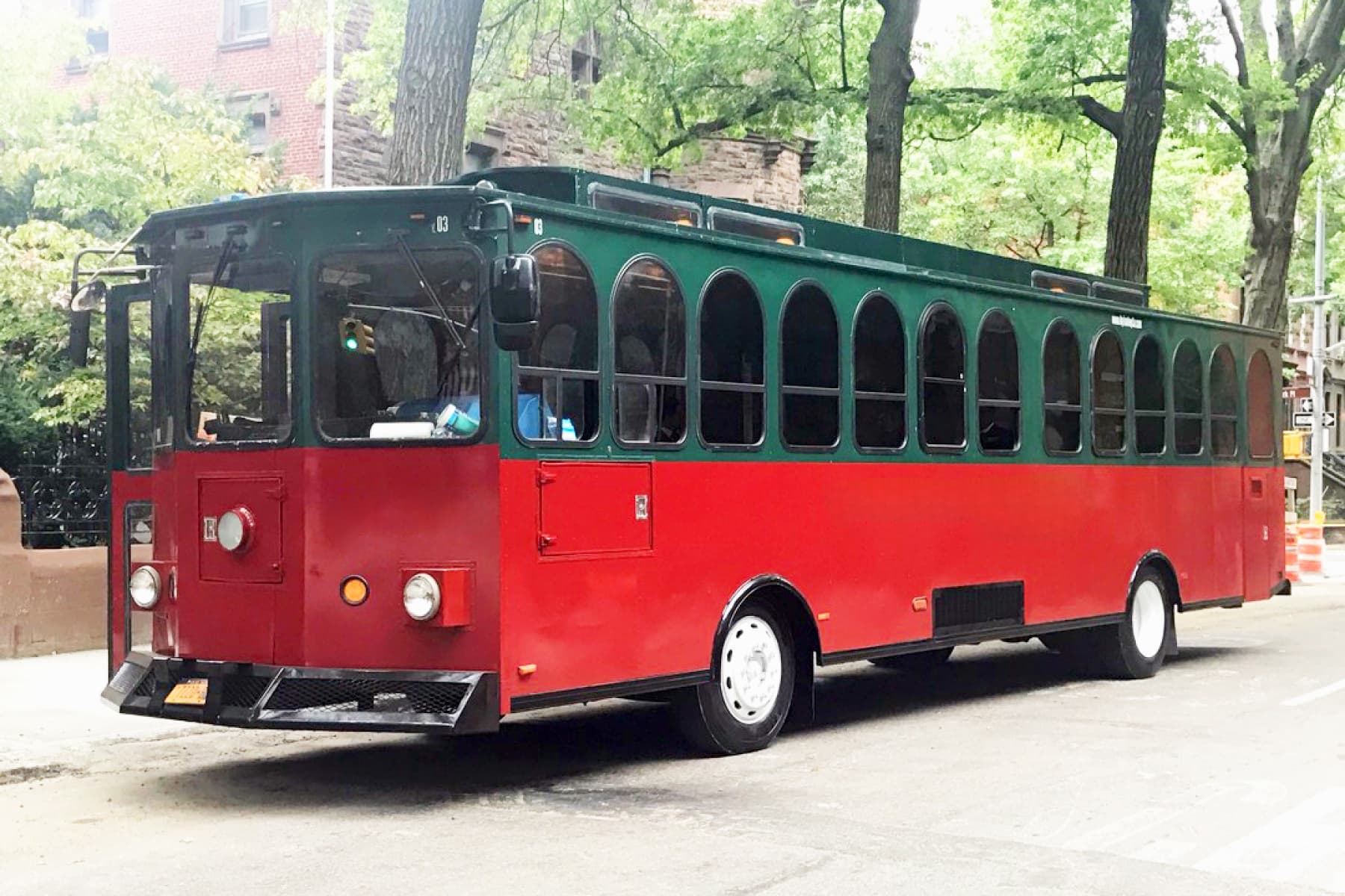 34 PAX Trolley exterior 3