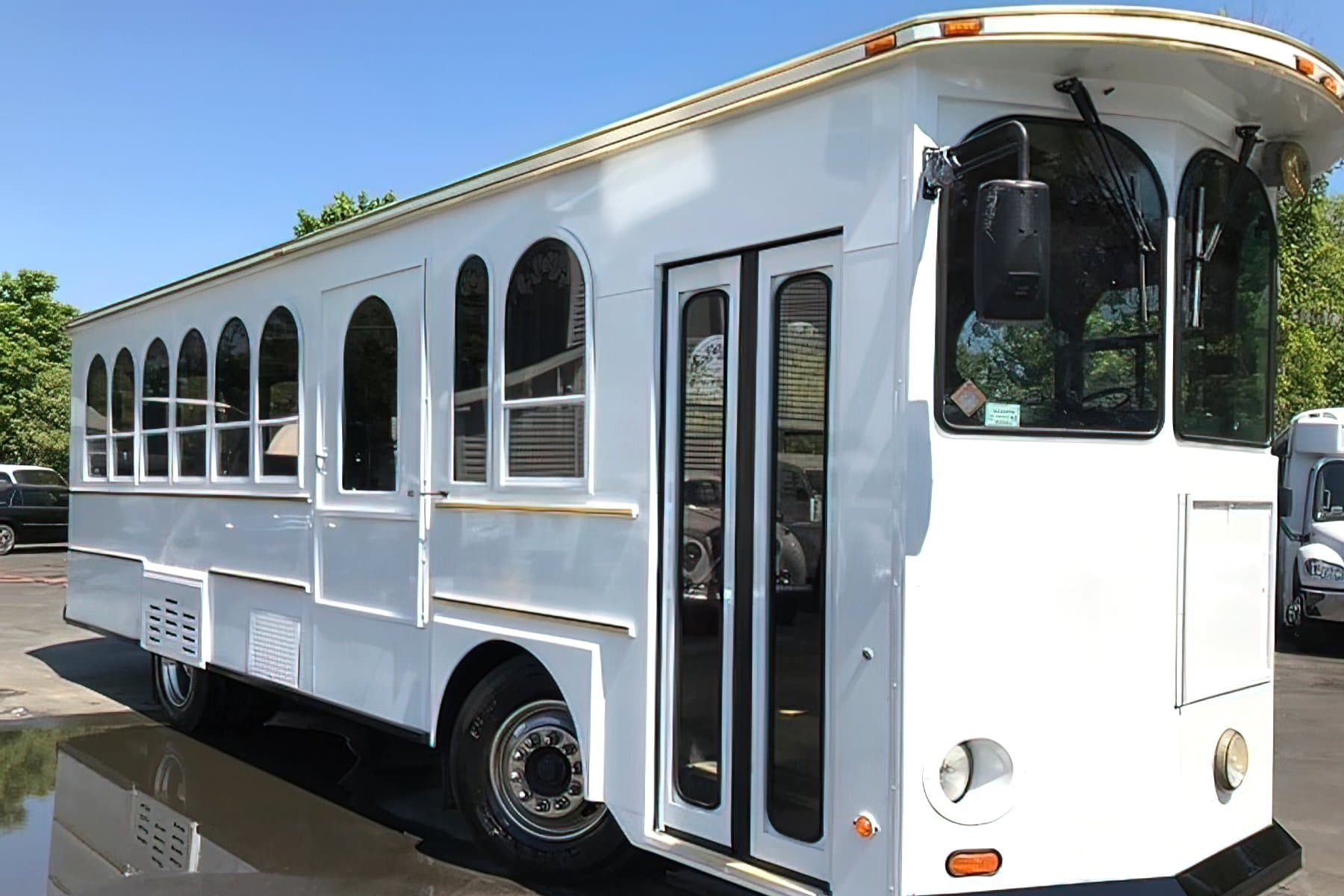 Trolley 29 PAX (WheelChair Accessible) - Trolley for charter