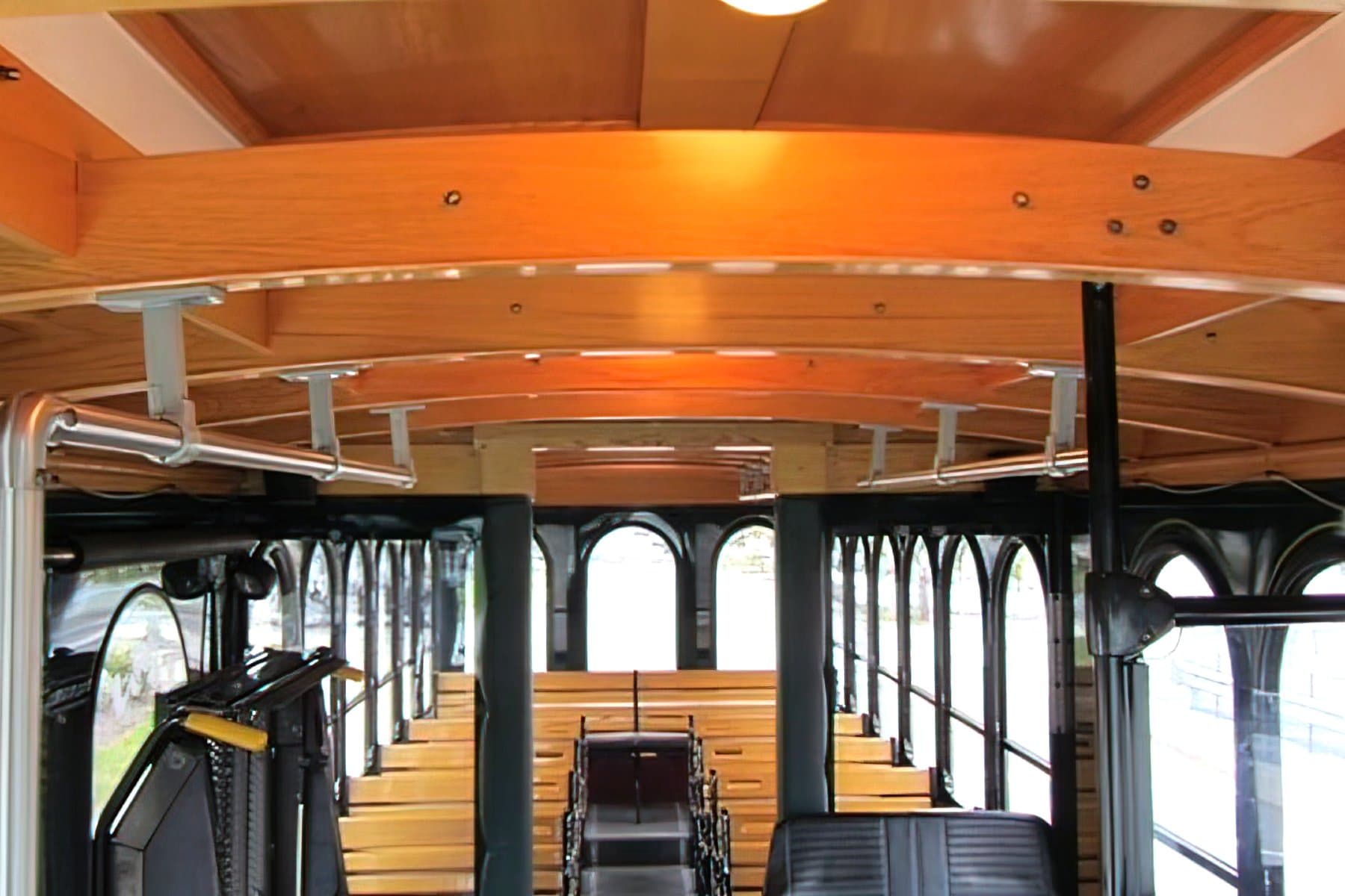 Trolley 29 PAX (WheelChair Accessible) exterior 6